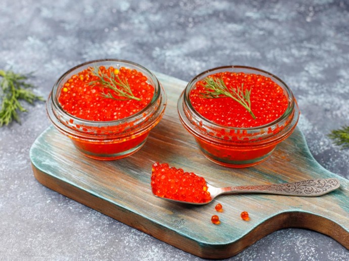 Новогодний стол удивит: россияне снова смогут позволить себе красную икру Новогодний стол удивит: россияне снова смогут позволить себе красную икру