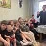 Шьют одежду, держат кроликов, танцуют, играют в хоккей: как живет костромская семья с 11 детьми
