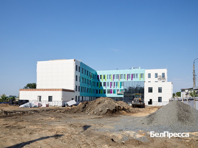 Благоустройство детской поликлиники № 3 в Белгороде завершат до конца года Благоустройство детской поликлиники № 3 в Белгороде завершат до конца года