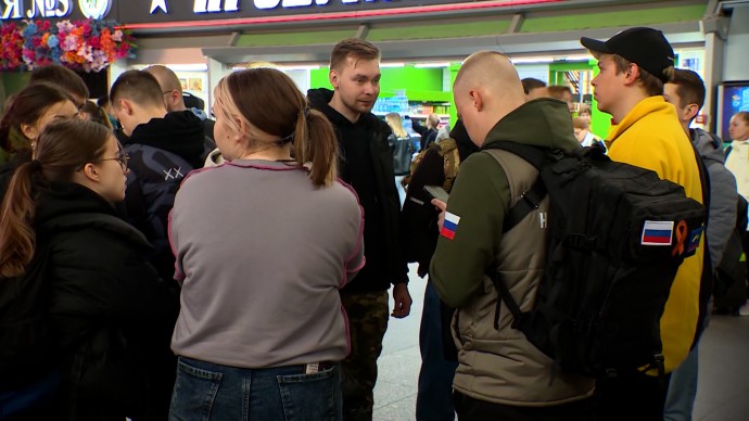 Делегация «Молодежки Народного фронта» отправилась в гуманитарную миссию с Московского вокзала