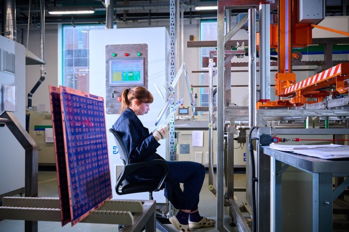 Столичные производители заключили 42 договора лизинга техники при поддержке города