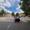 В Великом Новгороде буксируемый автомобиль наехал на женщину-пешехода