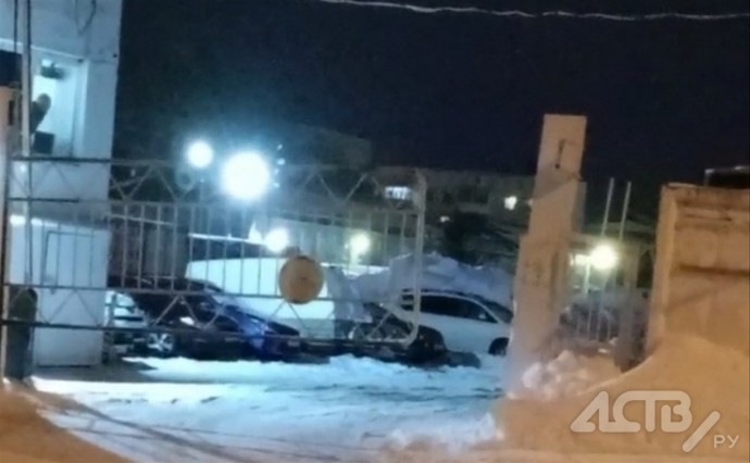 Душераздирающий скрип из фильмов ужасов не дает спать жителям дома на ул. Пограничной в Южно-Сахалинске