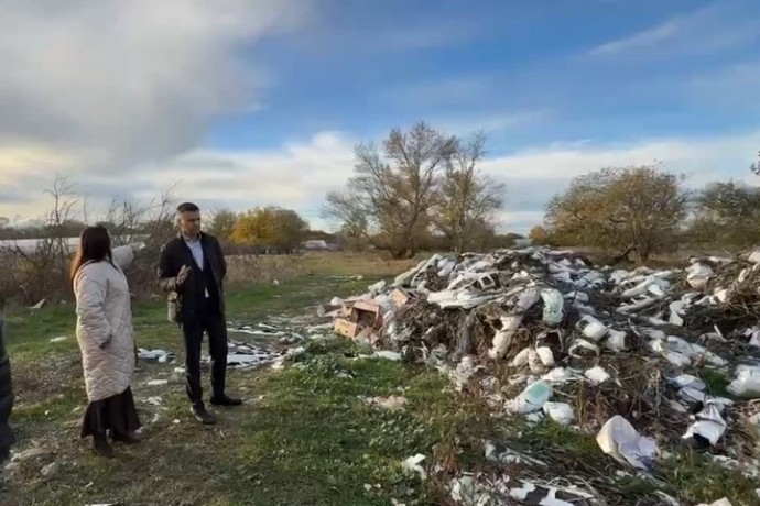 В Кочубеевском округе требуют убрать несанкционированную свалку в станице Барсуковской В Кочубеевском округе требуют убрать несанкционированную свалку в станице Барсуковской