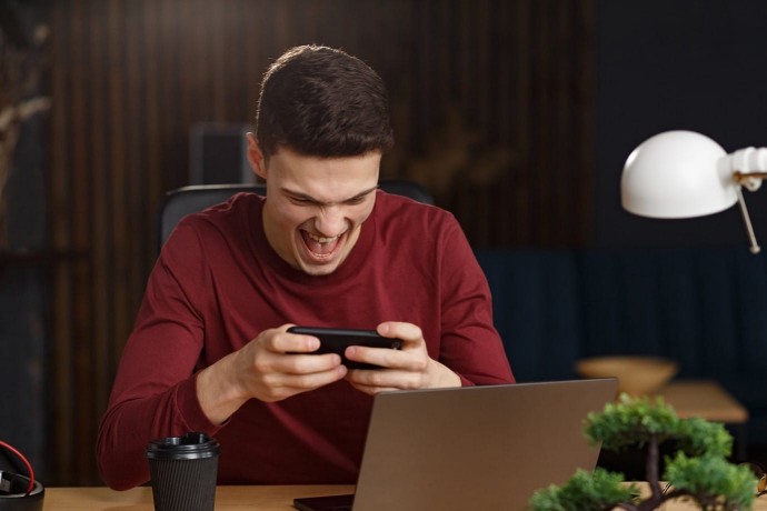 40% пользователей играют в игры на смартфонах в рабочее время – big data T2