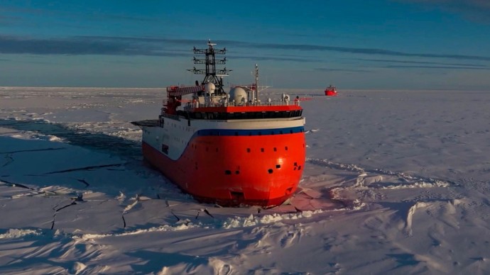 Ученые-полярники рассказали о дрейфе на платформе «Северный полюс» Ученые-полярники рассказали о дрейфе на платформе «Северный полюс»