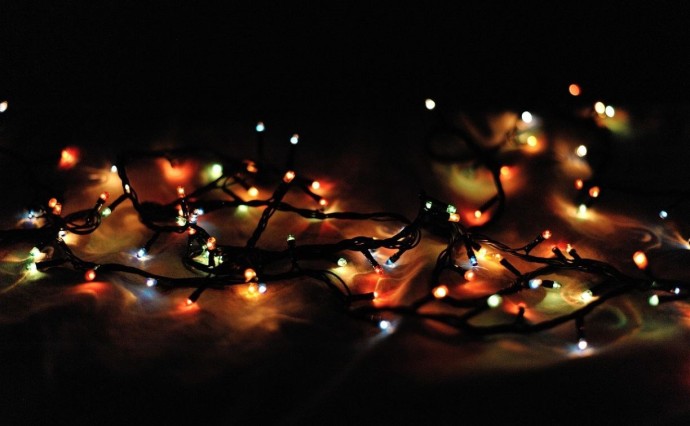 Штрафы и лишение прав: чем грозит украшение автомобиля новогодней гирляндой