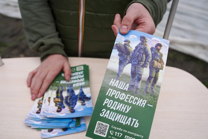 Военным пенсионерам-контрактникам компенсируют потерю выплат за выслугу лет Военным пенсионерам-контрактникам компенсируют потерю выплат за выслугу лет