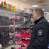 В Железногорске изъяли более 300 единиц контрафактной одежды и обуви