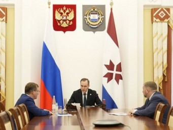 Артём Здунов провел рабочую встречу с руководителем «КЗ «Цветлит»