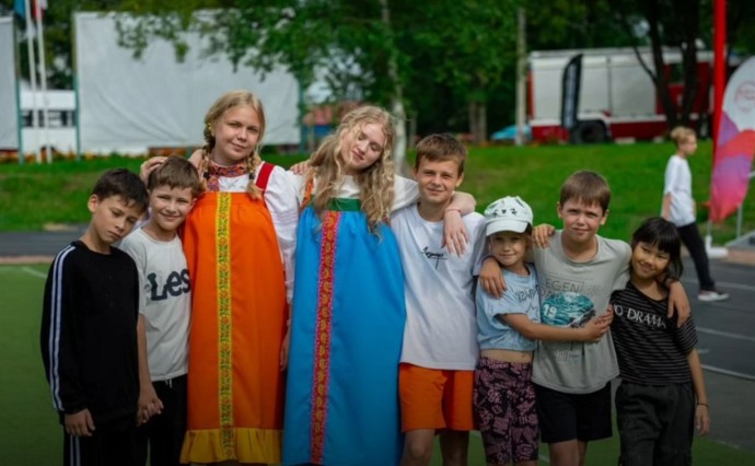 На Сахалине подвели итоги летней оздоровительной кампании: отдохнули почти 29 тысяч детей На Сахалине подвели итоги летней оздоровительной кампании: отдохнули почти 29 тысяч детей