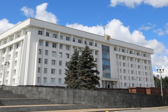Глава Башкирии поздравил нефтяников с профессиональным праздником