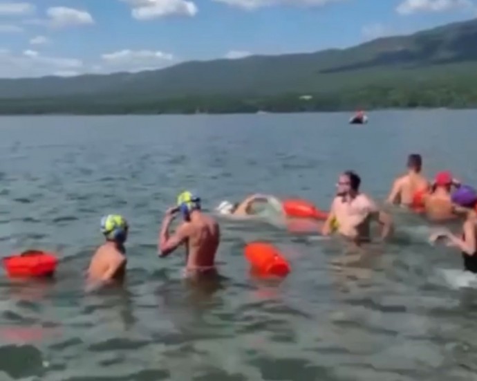 В Бурятии прошёл массовый заплыв на озере Щучье