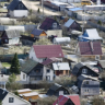 Российским дачникам посоветовали начать сезон с осмотра кровли дома