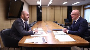 Дмитрий Чернышенко провёл рабочую встречу с губернатором Самарской области Вячеславом Федорищевым Дмитрий Чернышенко провёл рабочую встречу с губернатором Самарской области Вячеславом Федорищевым