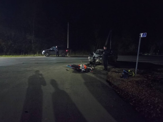 Юного питбайкера увезли в больницу после столкновения с «Волгой» в Костромской области Юного питбайкера увезли в больницу после столкновения с «Волгой» в Костромской области