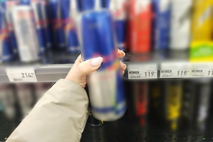 Закон есть, контроля нет: владивостокцам удавалось покупать энергетики без предъявления документов Закон есть, контроля нет: владивостокцам удавалось покупать энергетики без предъявления документов