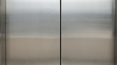 В Краснодаре проводят проверку по факту падения лифта в многоэтажке В Краснодаре проводят проверку по факту падения лифта в многоэтажке