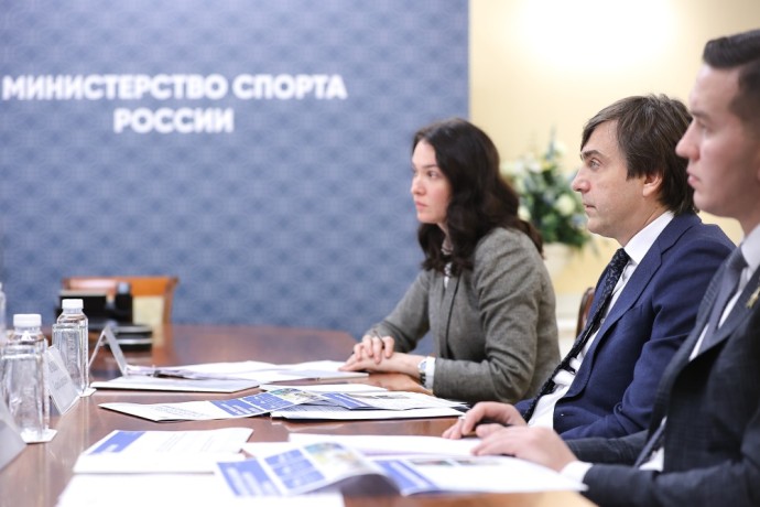 Создание единой школьной лиги обсудили министры спорта и просвещения, а также глава профильной комиссии Госсовета по спорту Создание единой школьной лиги обсудили министры спорта и просвещения, а также глава профильной комиссии Госсовета по спорту