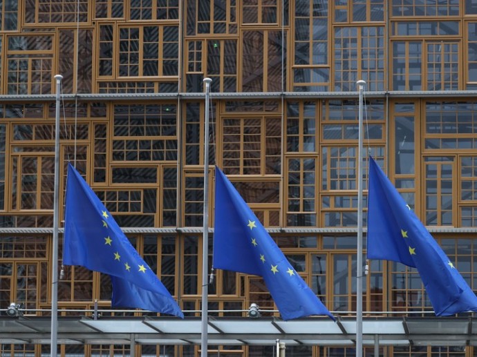 Власти ЕС согласились обязать финорганизации компенсировать гражданам ущерб от кибермошенников при определённых условиях