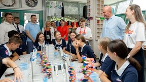 Сергей Кириенко и Дмитрий Чернышенко поздравили победителей конкурса «Большая перемена»