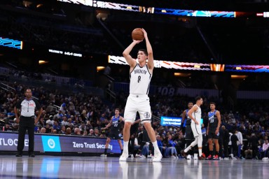 Дёмин внёс вклад в сенсационную победу "Бруклина" над "Бостоном" в НБА