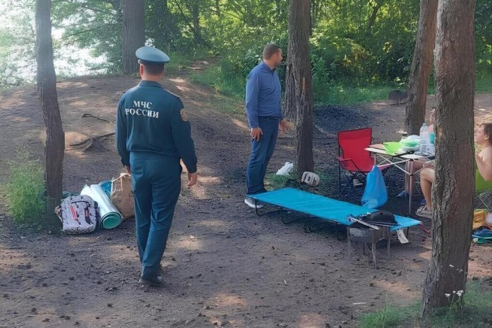 Сотрудники МЧС Петербурга нашли на Шуваловском карьере небрежных туристов