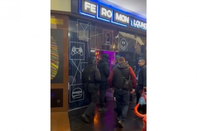Сеть кальянных закрыли в Петербурге и изъяли табак и алкоголь