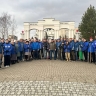 Известных костромичей заметили с граблями в Парке Победы