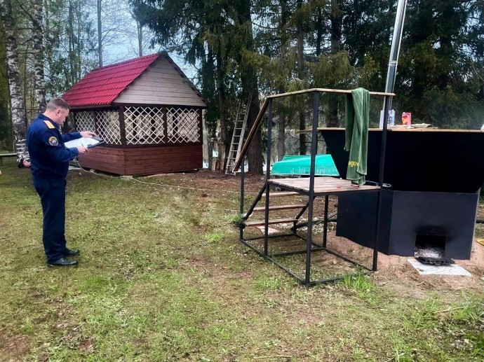 На боровичской базе отдыха в чане с водой обнаружили тело женщины
