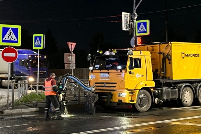 В Костроме дороги начали готовить к зиме В Костроме дороги начали готовить к зиме