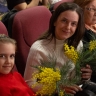 Творчество, весна и море цветов: южносахалинок поздравили с наступающим 8 Марта...