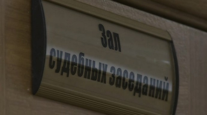 Суд не стал арестовывать обвиняемого в поджоге квартиры в доме на Социалистической