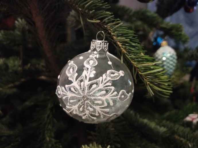 Как россияне встречают Новый год: традиции украшения ёлки