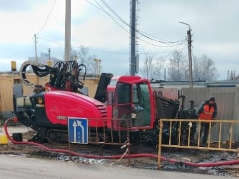 В Саранске меняют участки водопровода с помощью буровой установки с локатором