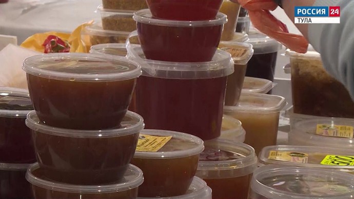 Хоть и сорняк, а пользуется спросом. Туляки ждут мёд из золотарника