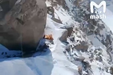 Россиянка взошла на горный пик в Киргизии, сломала ногу и оказалась в ловушке без еды