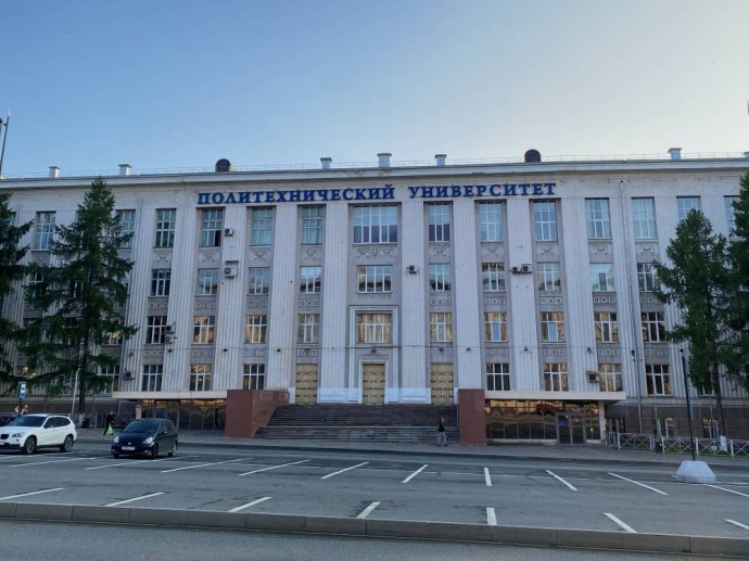 Возле Пермского политеха на 10 дней закроют парковку транспорта
