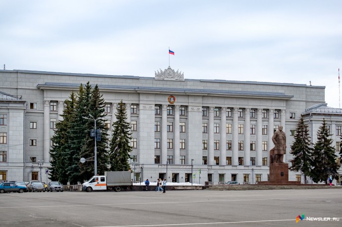 Кировским чиновникам запретили хранить деньги за пределами России