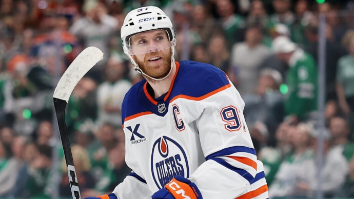 Макдэвид повторил достижения Гретцки в составе "Эдмонтона" Макдэвид повторил достижения Гретцки в составе "Эдмонтона"