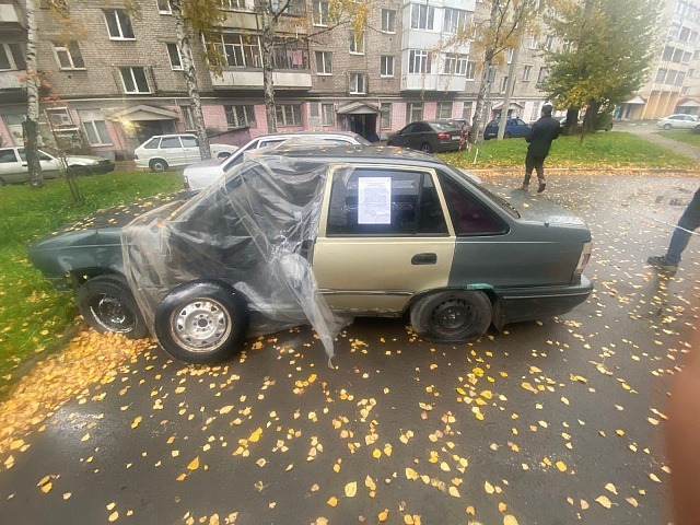 В Уфе выявили 79 брошенных бесхозяйных автомобилей В Уфе выявили 79 брошенных бесхозяйных автомобилей