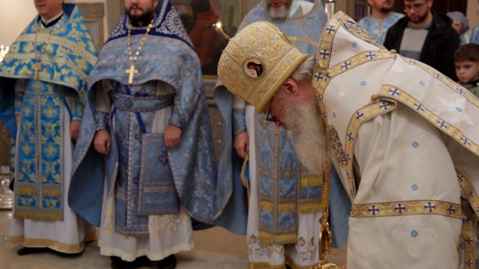 В Алексинском районе заново отстроили храм Смоленской иконы Божией Матери В Алексинском районе заново отстроили храм Смоленской иконы Божией Матери