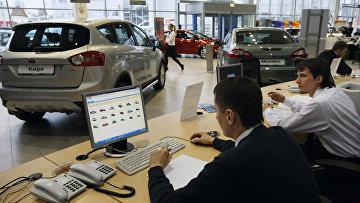 Суд пояснил, когда покупатель авто может отказаться от навязанных допуслуг