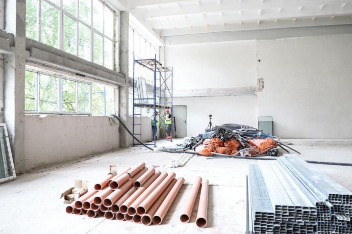 В Старом Осколе новый подрядчик готовит школу № 21 к учебному году