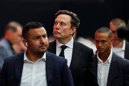 Илон Маск стал проблемой для продаж Tesla Илон Маск стал проблемой для продаж Tesla