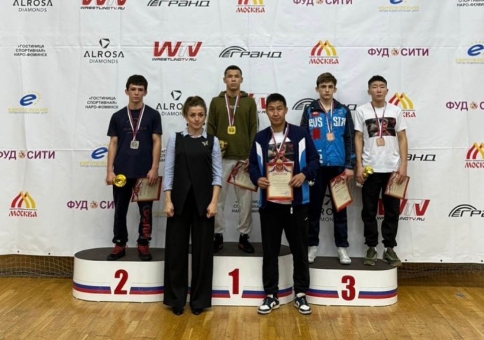 Усть-Ордынские борцы завоевали медали всероссийских соревнований