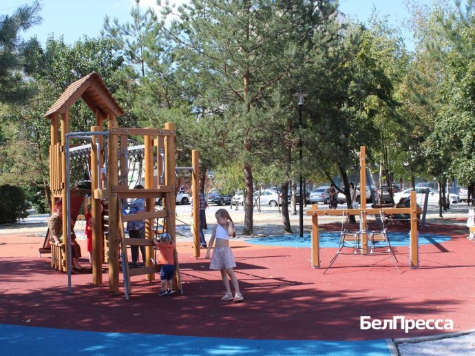 В Белгороде завершается благоустройство Почаевского сквера В Белгороде завершается благоустройство Почаевского сквера