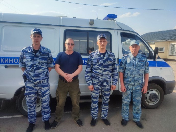 Кинологи спасли людей и животных из горящего дома в Кирове