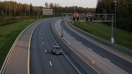 Вице-премьер Хуснуллин: доля скоростных автодорог в России составляет всего 0,6%
