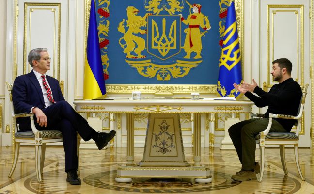 Зеленский — США: Прекратите стучать пальцем — Украина не третьесортная страна